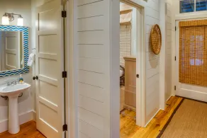 Charming Cottage, Screened Porch w/Fireplace, Walk to Restuarants - Image 4