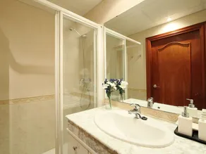 Fin lejlighed for 5 gæster med pool, WIFI, klimaanlæg, TV og balkon - Image 3
