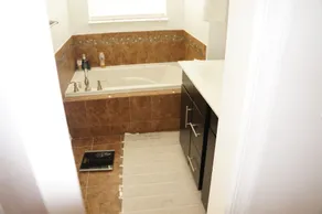 HiddenParadise in Scenic community, mins to attractions & WaterFront. Sleeps 9 - Image 2