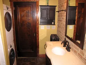 The Nest: Beautiful Apartment Style Indlogering i hjertet af Downtown Decorah. - Image 5