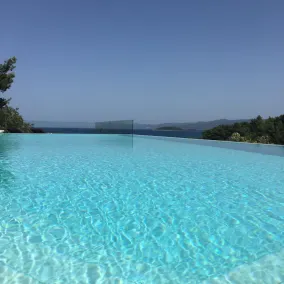 Modern apartment in villa on island Hvar 4. - Image 3