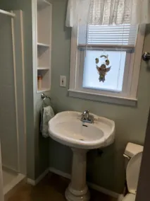 Water view from every room - Image 2