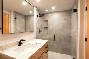 Beautiful 2 Bed / 2 Bath in Vail Village – Walk to Gondola One or Golden Peak! - Image 4