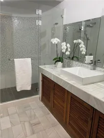 “Luxury Nature Retreat\" - Image 2