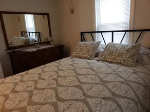 Conveniently located 2 bedroom home only minutes from hiking and state park fun! - Image 4