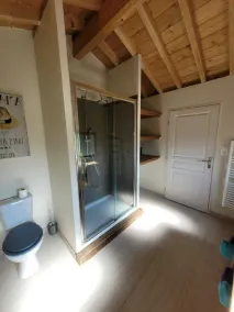 Peaceful wooden house in a green setting 10 minutes from the beach! - Image 5
