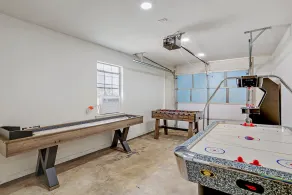 Stay Local - Gameroom near Amphitheater and Baseball - Image 3