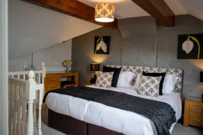 A cottage that sleeps 2 guests  in 1 bedroom - Image 4