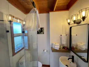 Gone With the Wind Cabin - Image 4