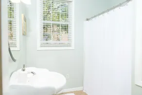  Auburn Game Day Retreat • 2BR Home • Sleeps 4 • Near Downtown Opelika - Image 2