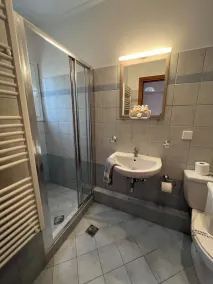 Large 4 bedroom family villa, fabulous Sea views private pool with Jacuzzi seat - Image 4