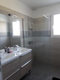 Fully equipped villa with swimming pool - Image 2