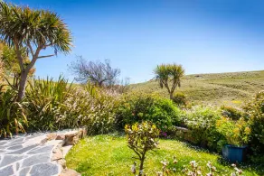 The Studio Beach Cottage Sea views Garden Amazing Location - Image 4