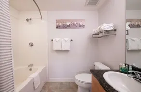 Deluxe Fraser Crossing Founders Pointe Condo with Ski Storage and washer dryer condo - Image 2