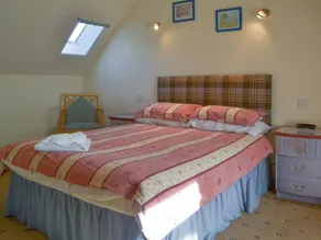 Dolphin View - UK30689 - Image 3
