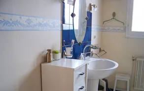 A 5 Minutes à Pied du Bourg , Maison Avec Jardin Arboré - Image 3