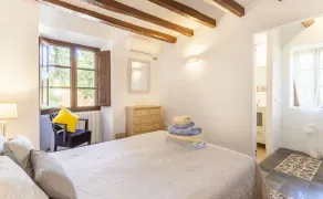 Stupendo, recentemente ristrutturato lusso 1730 Finca, piscina, frutteto, vista sulle montagne, Wi - Image 5