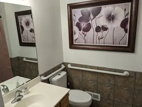 Beautiful Large Residential Home - Image 5