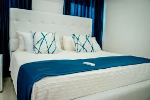 3 BEDROOM APARTMENT WITH POOL AND GYM - Image 5