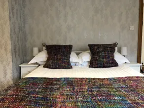 Rose Barn Sleeps 8 with Hot tub in Widemouth Bay - Image 4