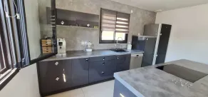 Magnificent villa with heated pool and jacuzzi - Image 4