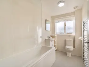 3 bedroom accommodation in Rhayader - Image 4