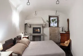 4-Person Courtyard Apartment - Image 4
