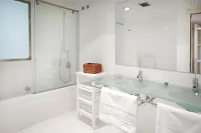 Sophisticated 5-Bedroom Duplex Apartments in Prime Location! - Image 3