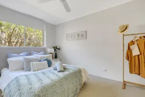 Chic designer garden apartment moments from beach! - Image 4