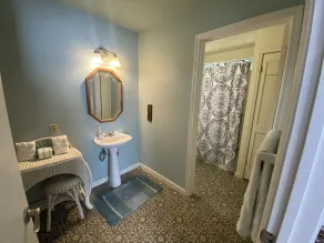 Large king guest room with private entrance and bathroom. - Image 2