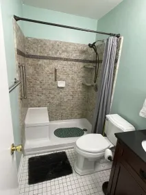 3 Bedroom Home ~ Convenient And Pet Friendly - Image 4