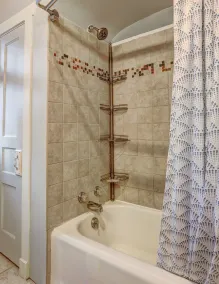 Cajun Cottage located in downtown New Iberia - Image 3
