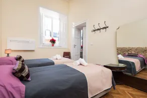 Apartamento de diseño en Pantheon - Image 2