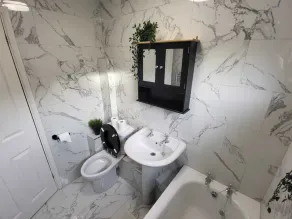 Stunning, Spacious & Lovely 2 bedroom House - Image 2