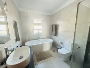 Spacious Villa in Quiet Location Close to Resorts - Image 4