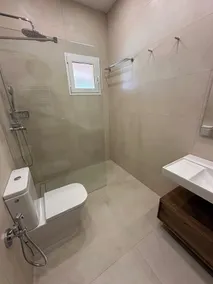 Private Villa mit Pool, WiFi, 3 Schlafzimmer, 3 Bäder, ruhige Wohngegend - Image 3