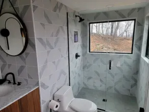 Stunning modern cabin high on a ridge with sunrise and sunset views! - Image 5