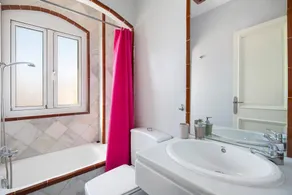 Appartement 'Magnifico Piso En La Playa' avec vue sur la mer, terrasse privée et Wi-Fi - Image 4