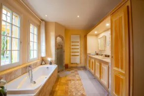 Villa in Grimaud overlooking the castle, heated pool. - Image 3