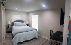 Pet Friendly Little White House - Image 4