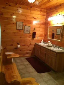 Beautiful 7 Br Log Cabin Located In Smoky Mtns - Image 3