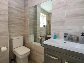 6 Barleycroft - Image 4