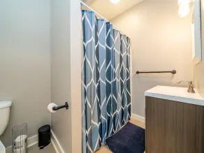 1st floor 2-bedroom with off-street parking - Image 3