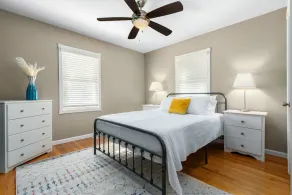 ~Cozy & Family Friendly Home~  Game Room | Self Check-in | FAST WiFi| - Image 5