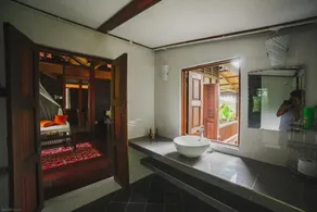 Alamanda Garden Villa - Lush Garden View - Image 4