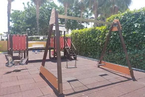 Erleben Sie Küstenkomfort in dieser gemütlichen Wohnung, die sich im ersten Stock des Gebäudes Acapulco II befindet und über eine nach Norden ausgerichtete Terrasse verfügt. Ideal, um angenehme Tage am Strand in der familienfreundlichen Umgebung von - Image 2