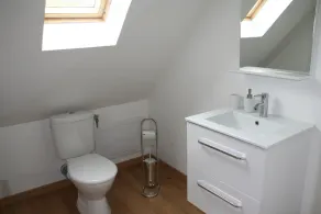 Nyligen hus, någon komfort, i ett lugnt och skogsområde, nära havet. - Image 3