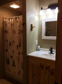 LIL 'LAZY BEAR LODGE - Image 2