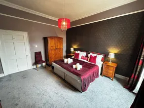 well positioned 2 bedroom property only 30 metres from the historic Royal Mile - Image 5