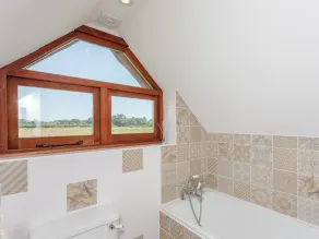 2 bedroom accommodation in Bury Gate, near Pulborough - Image 2